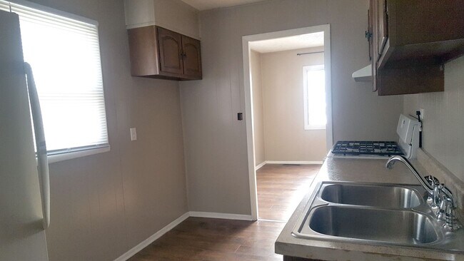 Foto del edificio - Single-story 3 bed 2 bath home for rent!