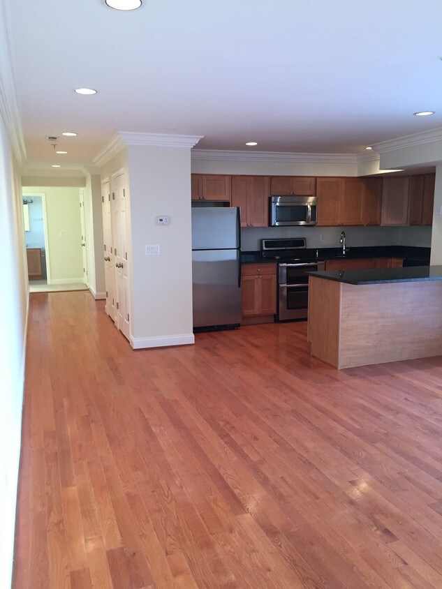 Foto principal - 4932 A St SE
