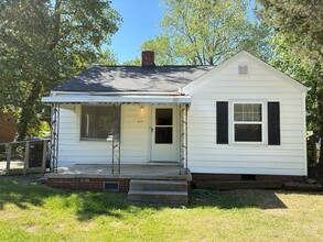 Building Photo - 317 Phillips Ave