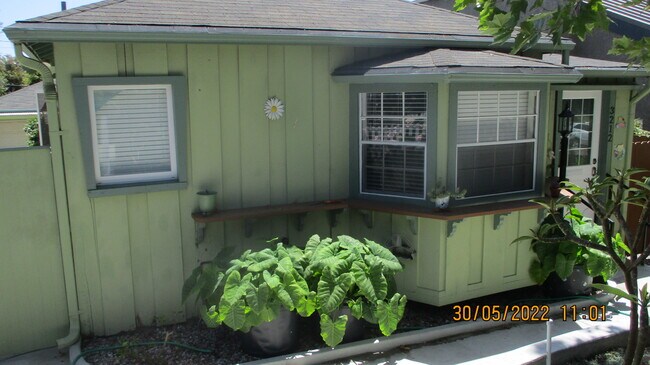 Building Photo - 3212 Laurel Ave