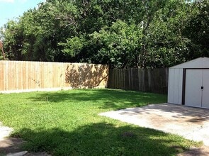 Building Photo - 3554 Mt Pleasant St