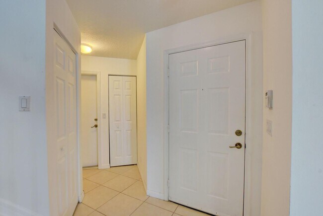 Building Photo - 1713 Arezzo Cir