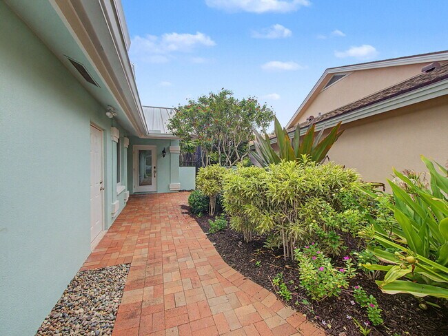 Foto del edificio - 303 Leeward Dr