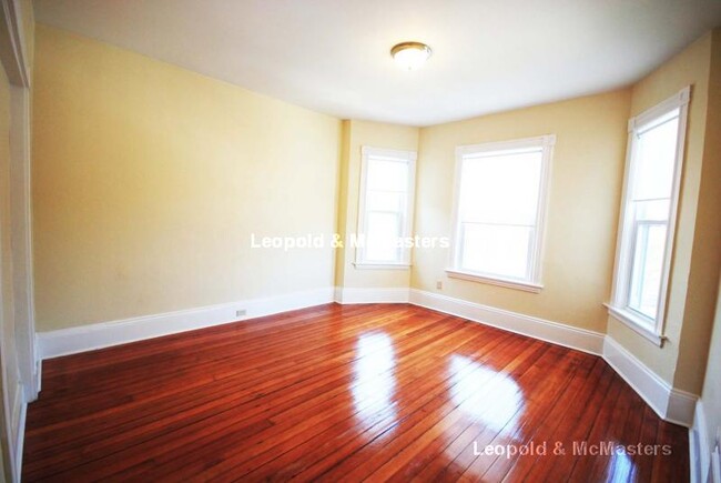 Foto del edificio - 795 Columbia Rd