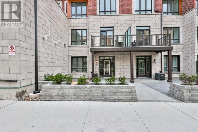 Building Photo - 4035 Hickory Dr