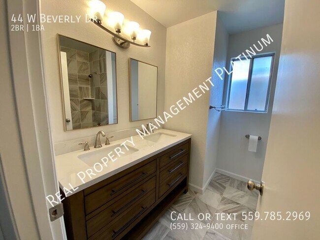 Building Photo - 44 W. Beverly, Clovis, CA $1,495 Barstow/M...