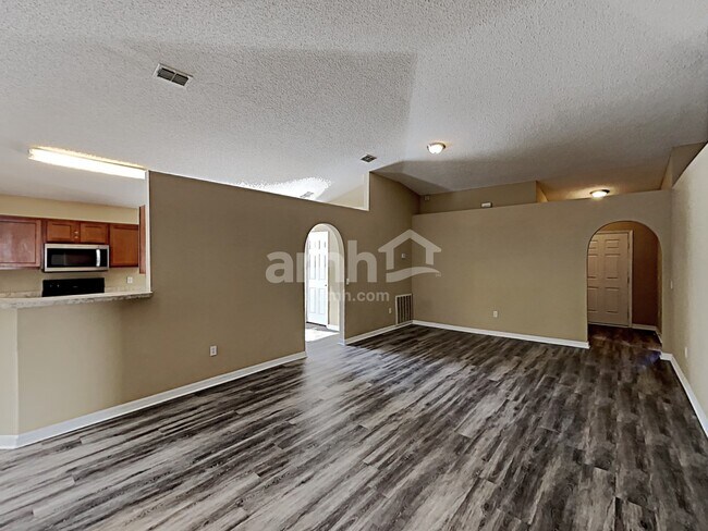Building Photo - 3122 Rogers Ave