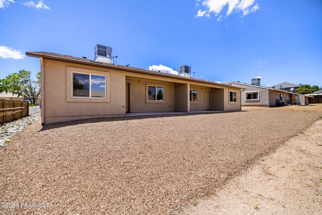 Building Photo - 6201 N Reata Dr