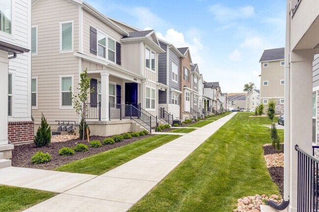 Building Photo - Modern Living in Lehi | New Build | Silico...