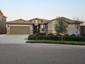 Building Photo - 1306 Rdg Crk Ests Wy