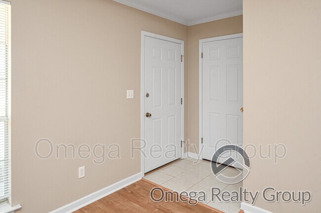 Building Photo - 536 Deer Path