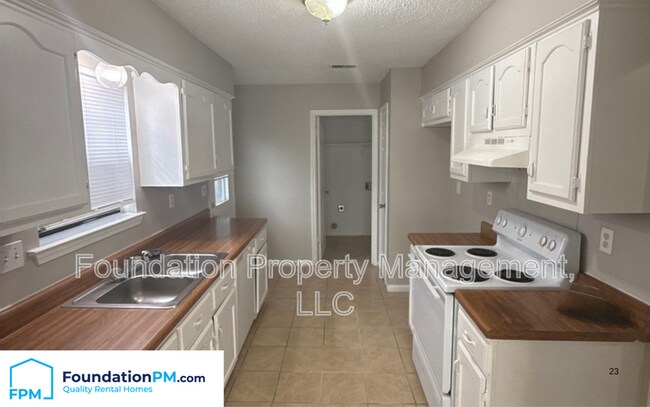 Foto del edificio - 6248 Village Park Rd