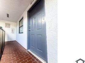 Building Photo - 2560 W 60th St