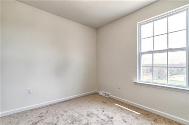 Building Photo - 1241 Ledge Dr