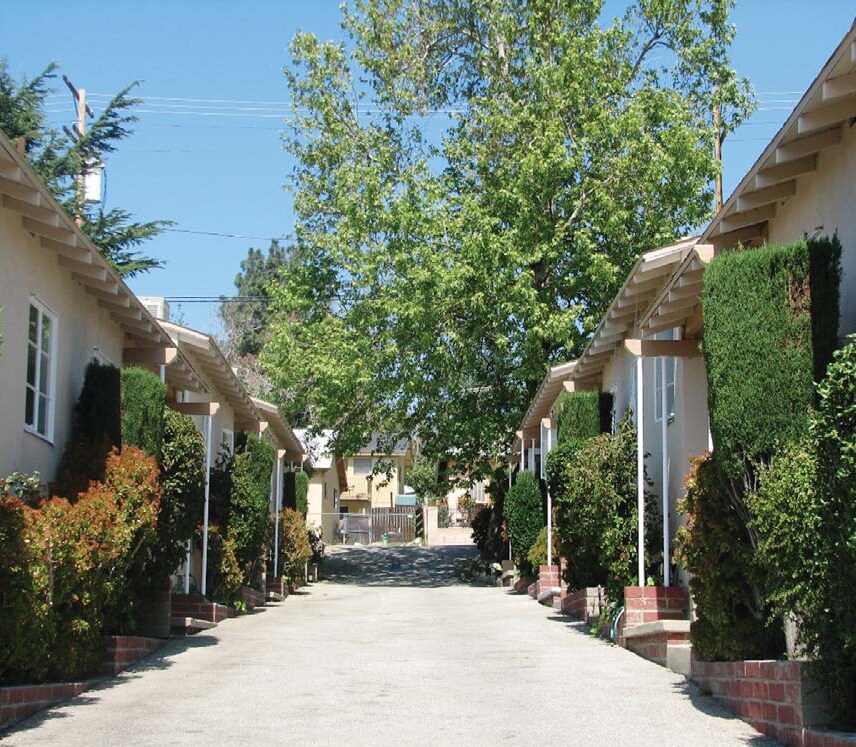 Primary Photo - 6834-6838 Valmont St
