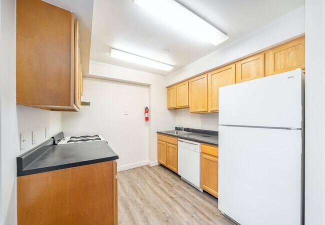 Building Photo - 7430 Boulevard E