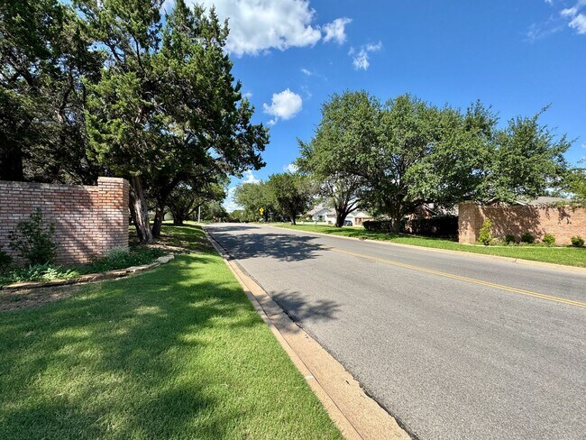 Foto del edificio - Single Family Home Available in Windmill Hill