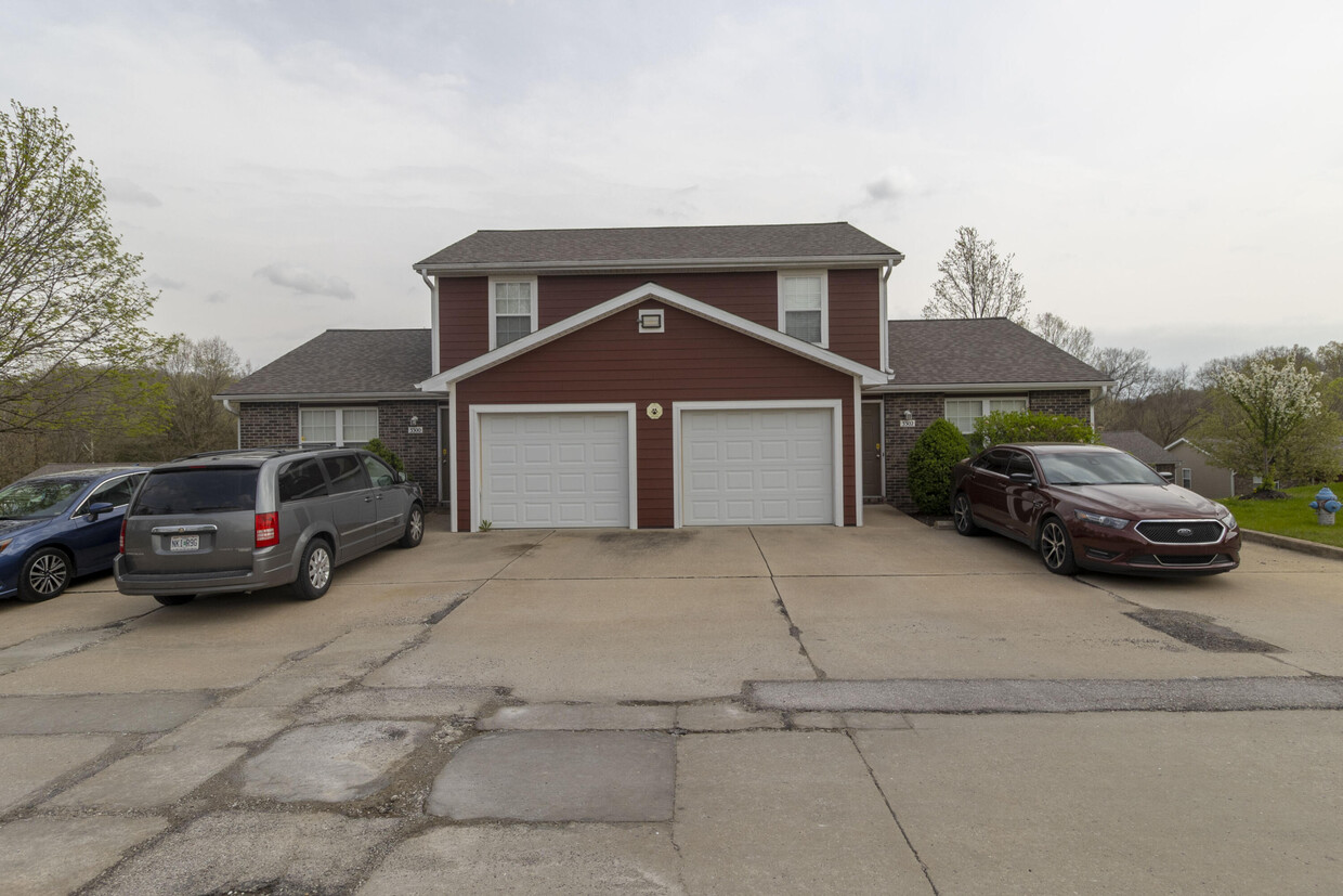 Foto principal - 3300 E St Charles Rd