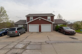 Building Photo - 3300 E St Charles Rd