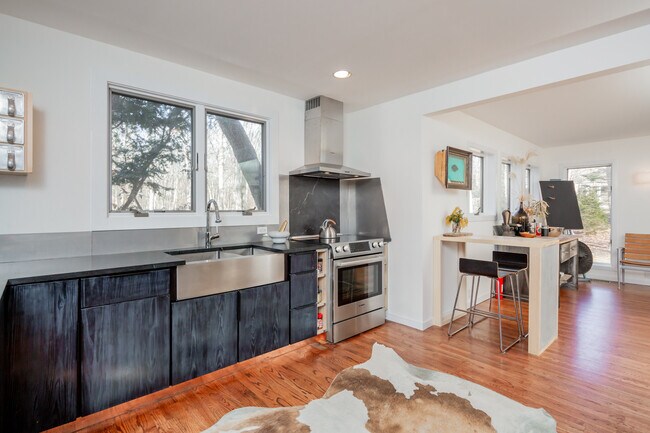 Foto del edificio - 23 Scrimshaw Ln