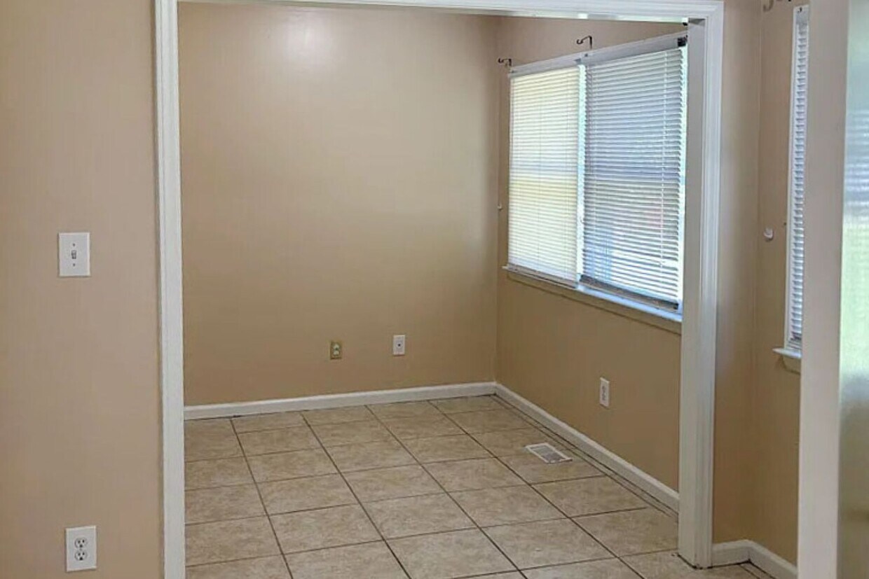 Building Photo - 1408 Imperial Dr