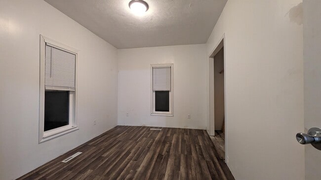 Building Photo - 205 N 8th St
