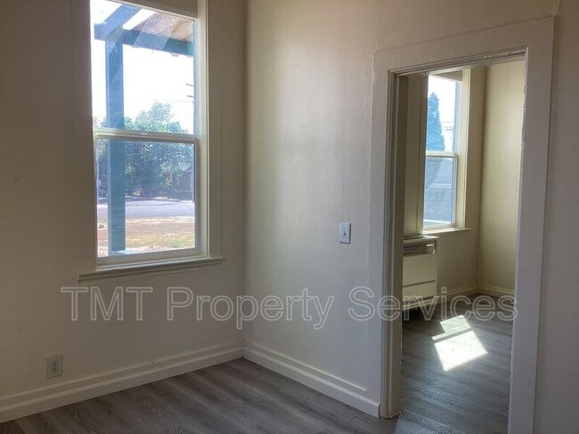 Foto del edificio - 527 E Lindsay St