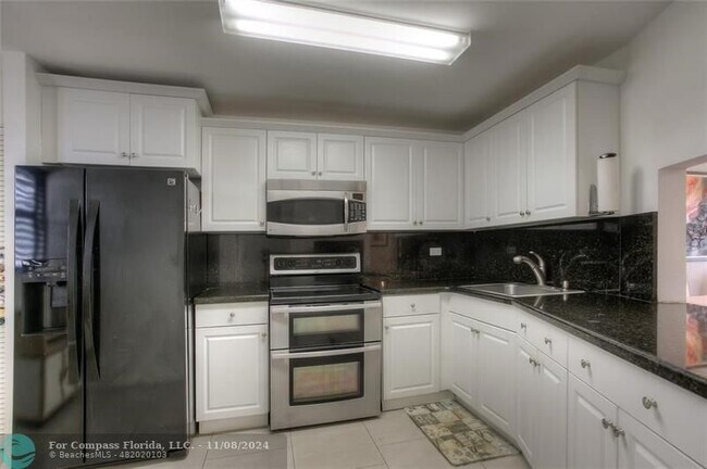 Foto del edificio - 1690 NE 191st St