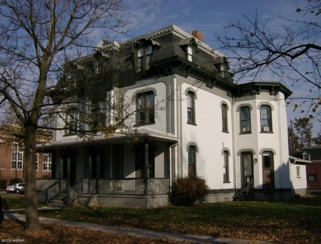 Foto principal - 245 W Church St