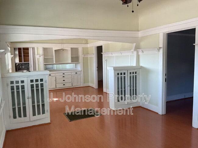 Building Photo - 1143 Wall St