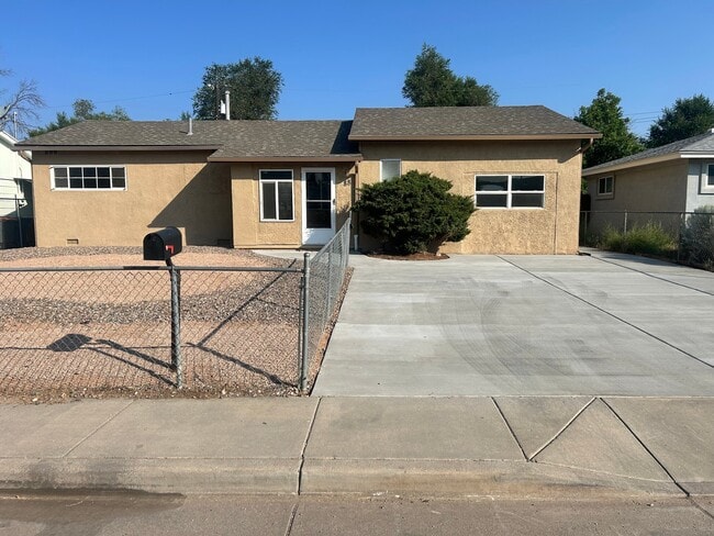 Building Photo - 88 Rose Dr
