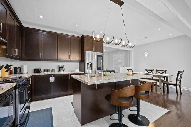 Building Photo - 5 Humberstone Cres