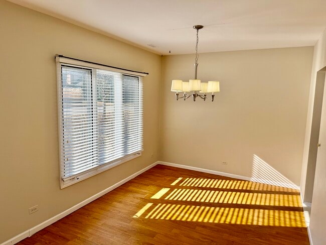 Building Photo - 909 Suffolk Ct