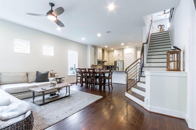 Building Photo - 2807 Del Curto Rd