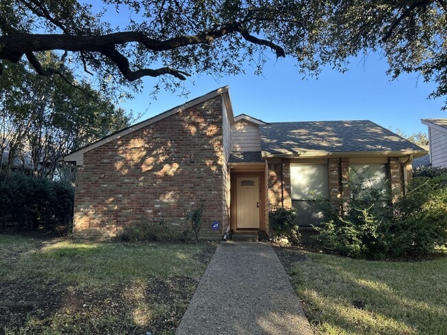 Front of the house - 16412 Lauder Ln