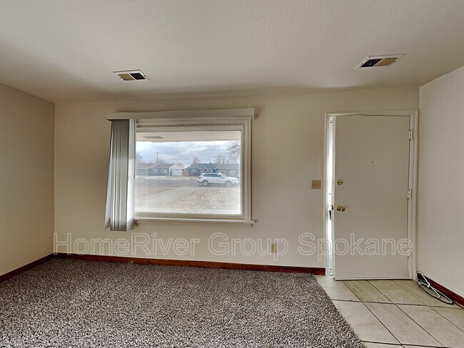 Building Photo - 5118 W Hoffman Pl