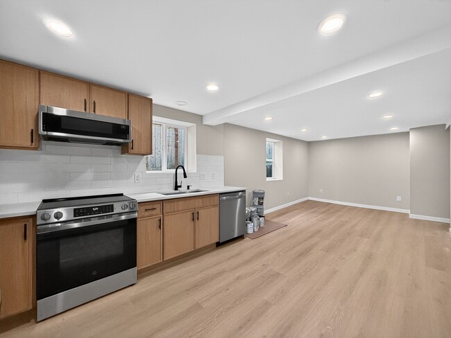 Foto del edificio - 925 N 75th St