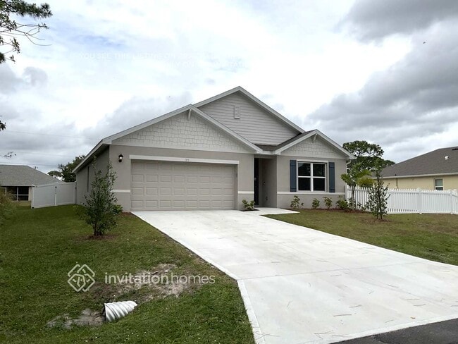 Building Photo - 1375 Valencia St SE