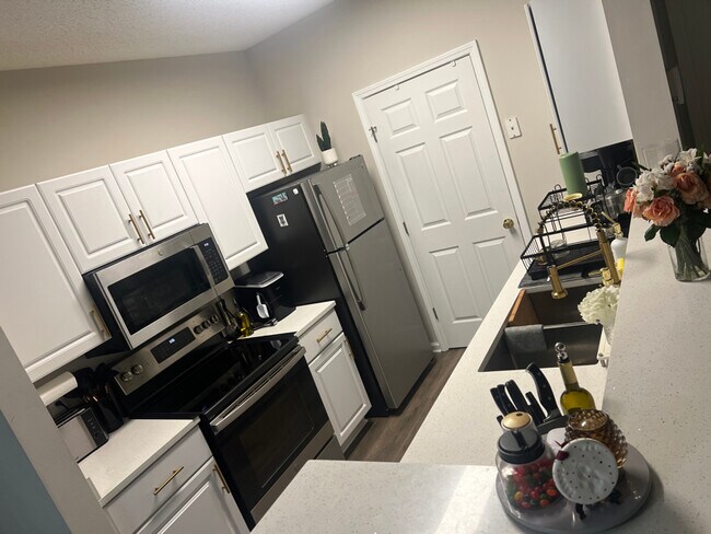 Foto del edificio - 304 Spring Heights Ln