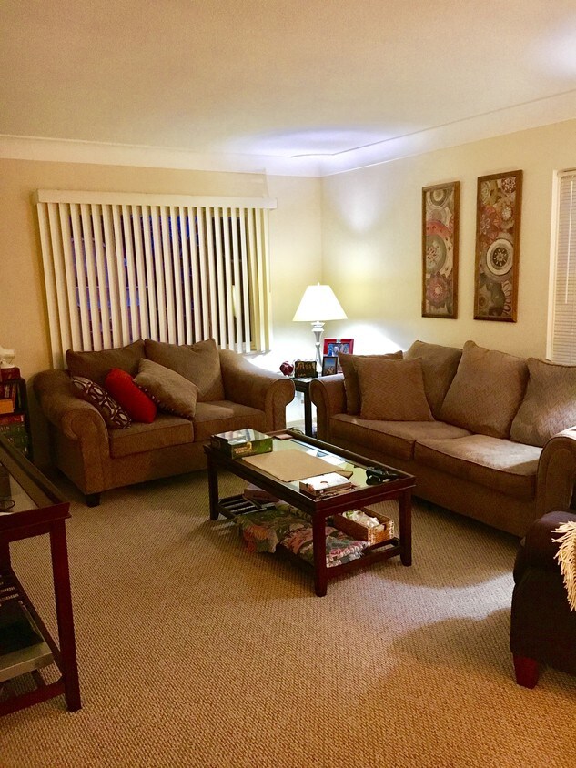 Foto principal - 3619 Douglas Rd