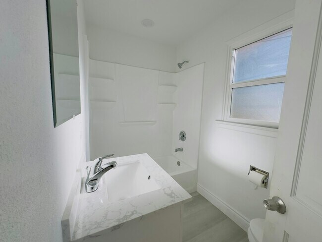 Foto del edificio - 231 E Nicolet St