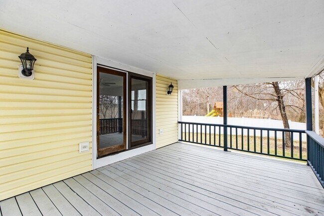 Building Photo - 44 Rhodes Cir