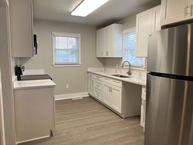 Photo - Newly Renovated 3/1 in Greenville! House