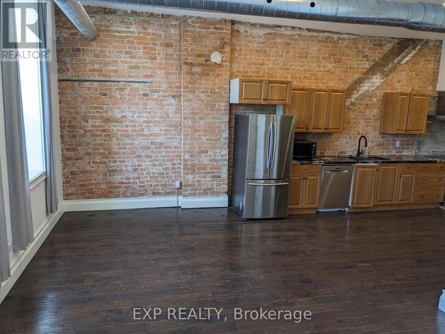 Building Photo - 172 Broadway