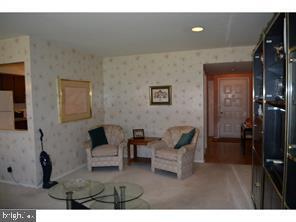 Foto del edificio - 115 E Kings Hwy