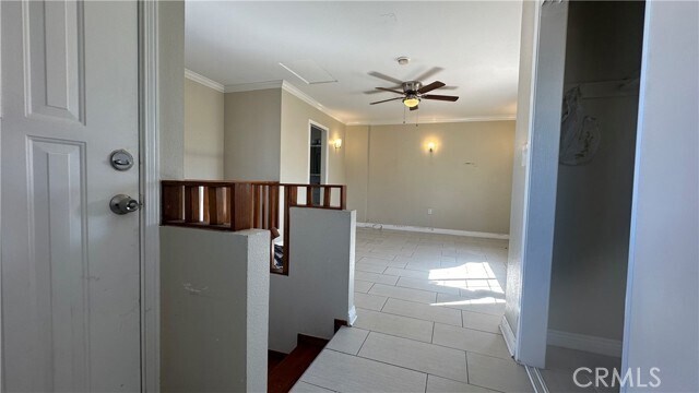Building Photo - 9929 Alesia St