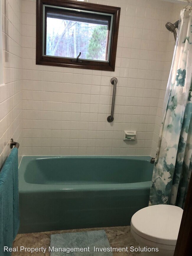 Foto del edificio - 4 br, 2 bath House - 5087 Lake Harbor