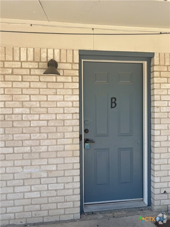 Building Photo - 1202 Urbantke Ct