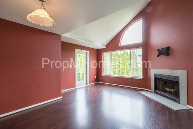 Building Photo - Courtyards at Springville - Great  2/2 Upper Level Condominium Available Now