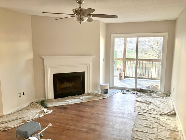 Wood Burning Fireplace - Cozy up! - 5203 Sundance Way